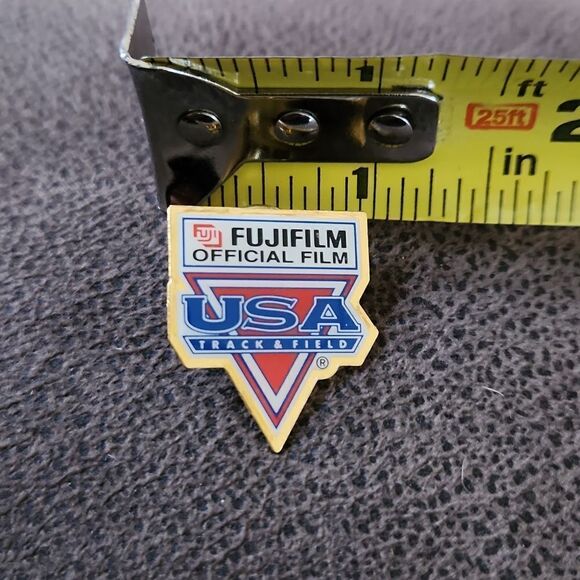 5/$15 Fujifilm Official Film USA track and field vintage pin Olympic sponsor - Picture 3 of 3